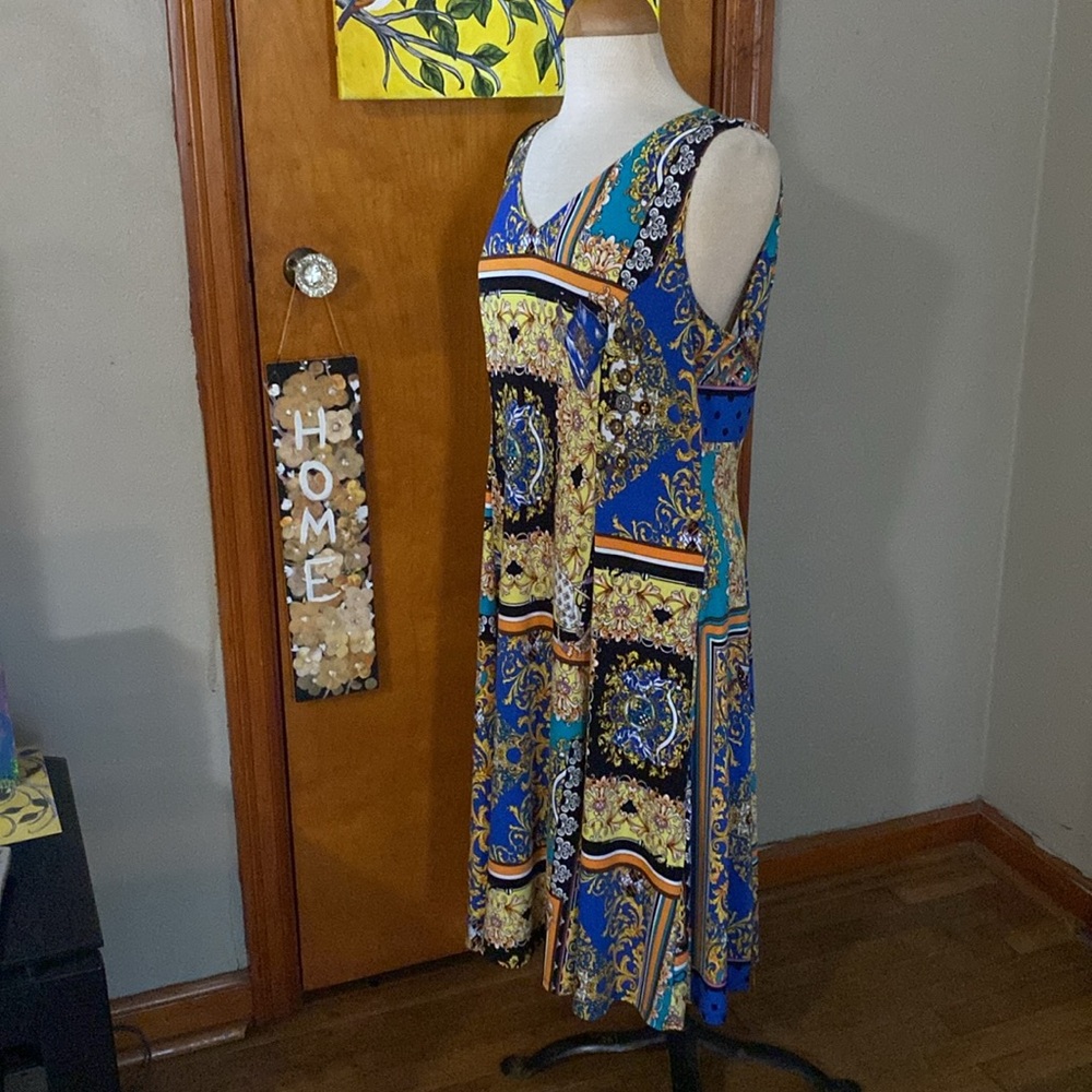 Multi color flowy sleeveless dress - Picture 2 of 4